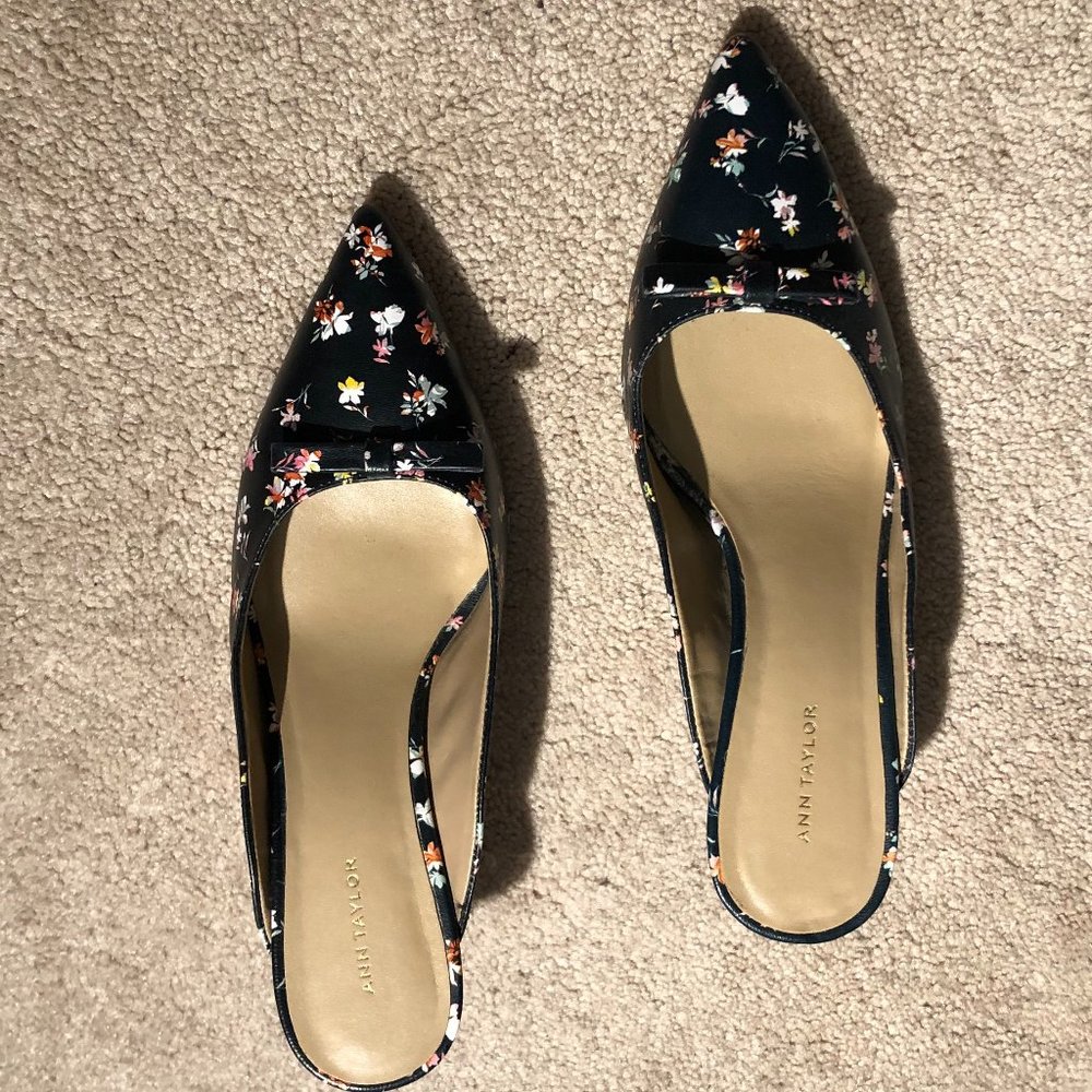 Ann Taylor Floral Print Mule Pumps Size 7